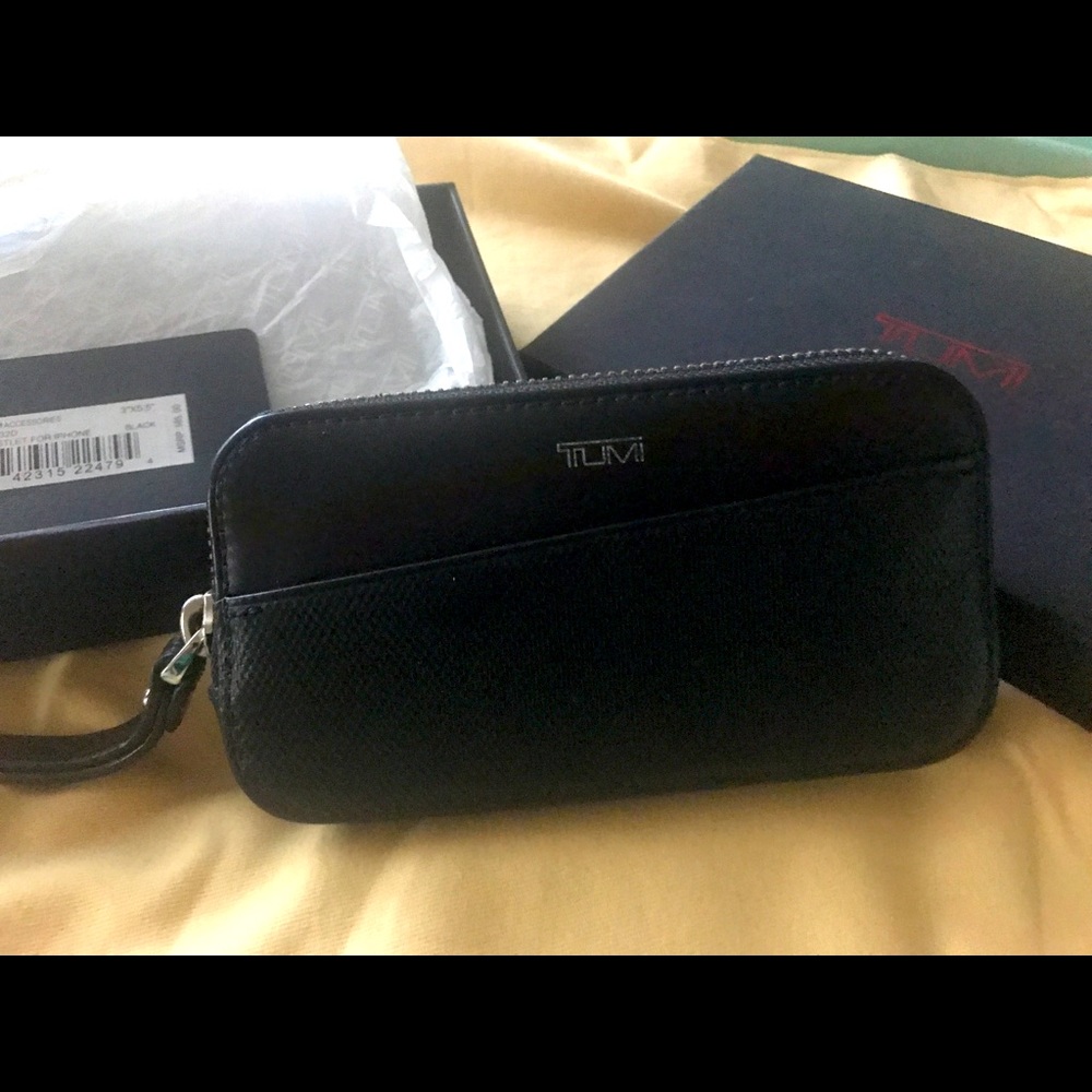 Tumi wristlet (for smaller iphones) 3x5.5